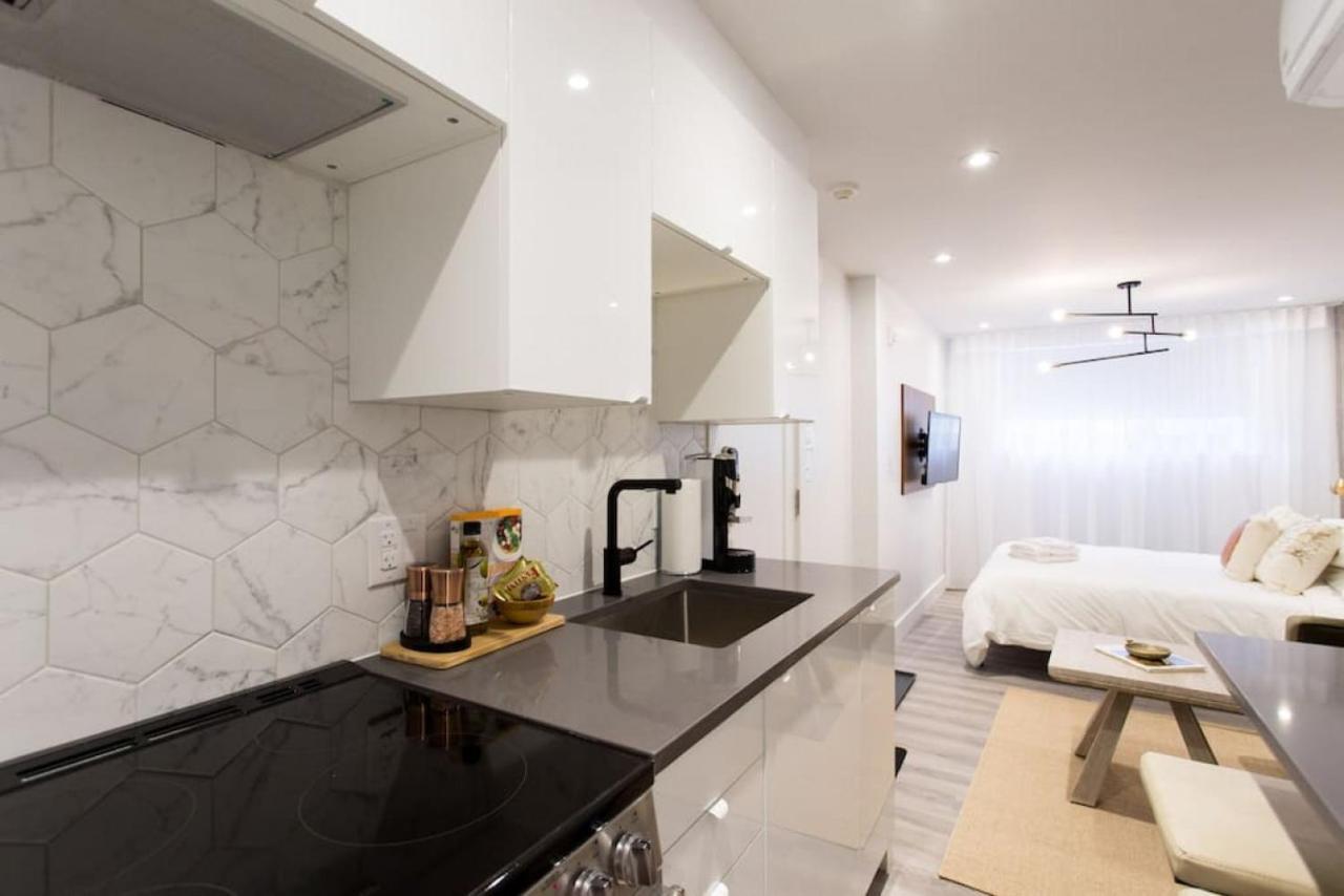 Palms Little Italy Studio With Full Bathroom By Denstays モントリオール エクステリア 写真