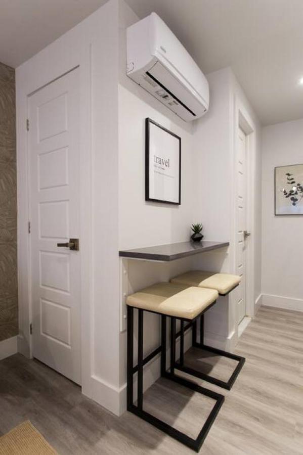 Palms Little Italy Studio With Full Bathroom By Denstays モントリオール エクステリア 写真